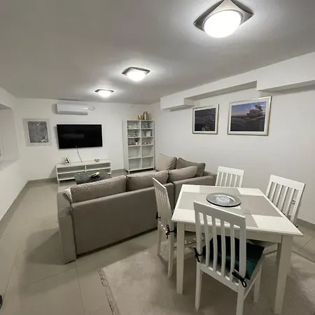 Fors Downtown Lux Apartment *