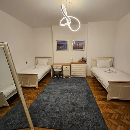 Fors Downtown Lux Apartment